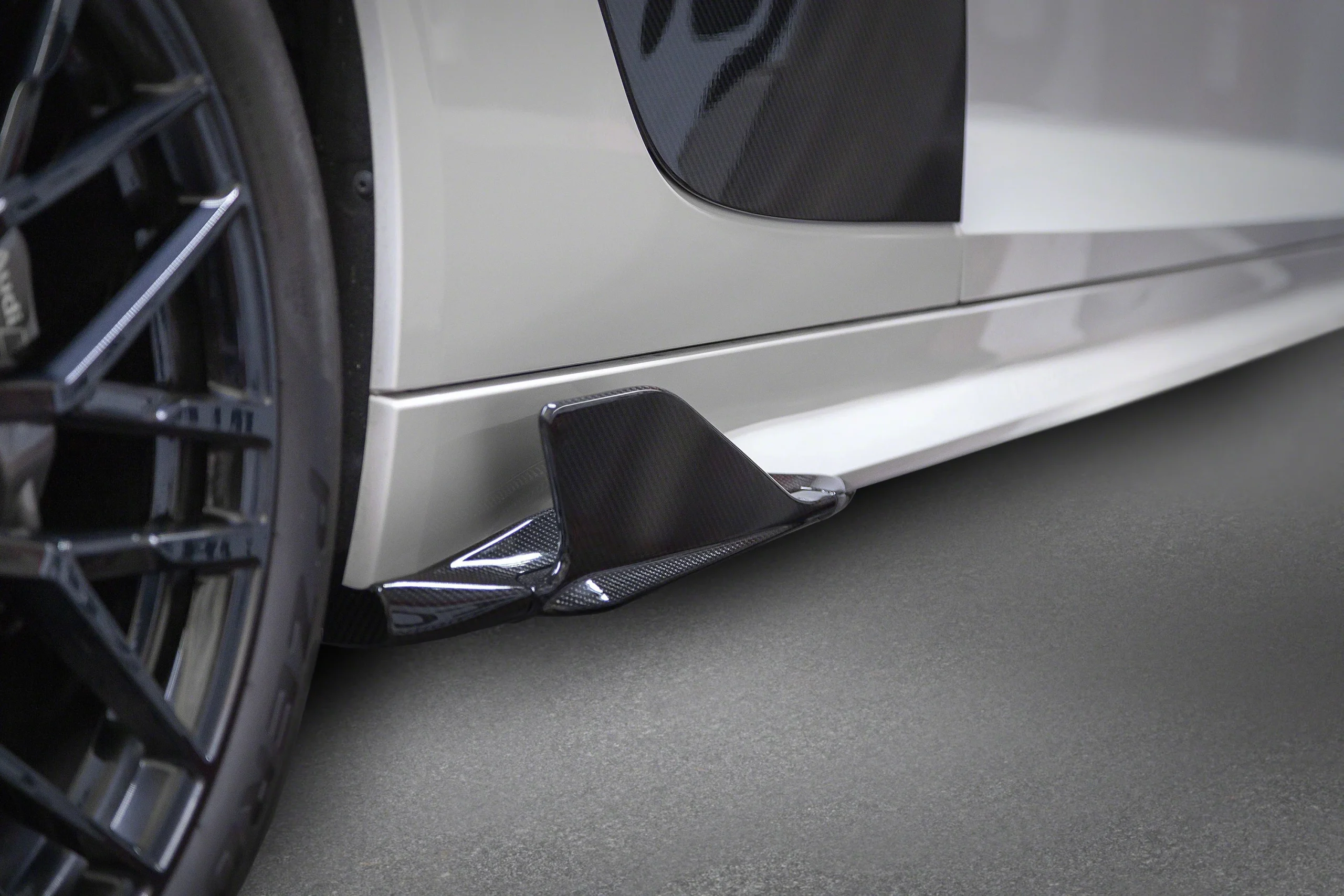 Audi R8 (Gen2) - Carbon Fiber Side Fins