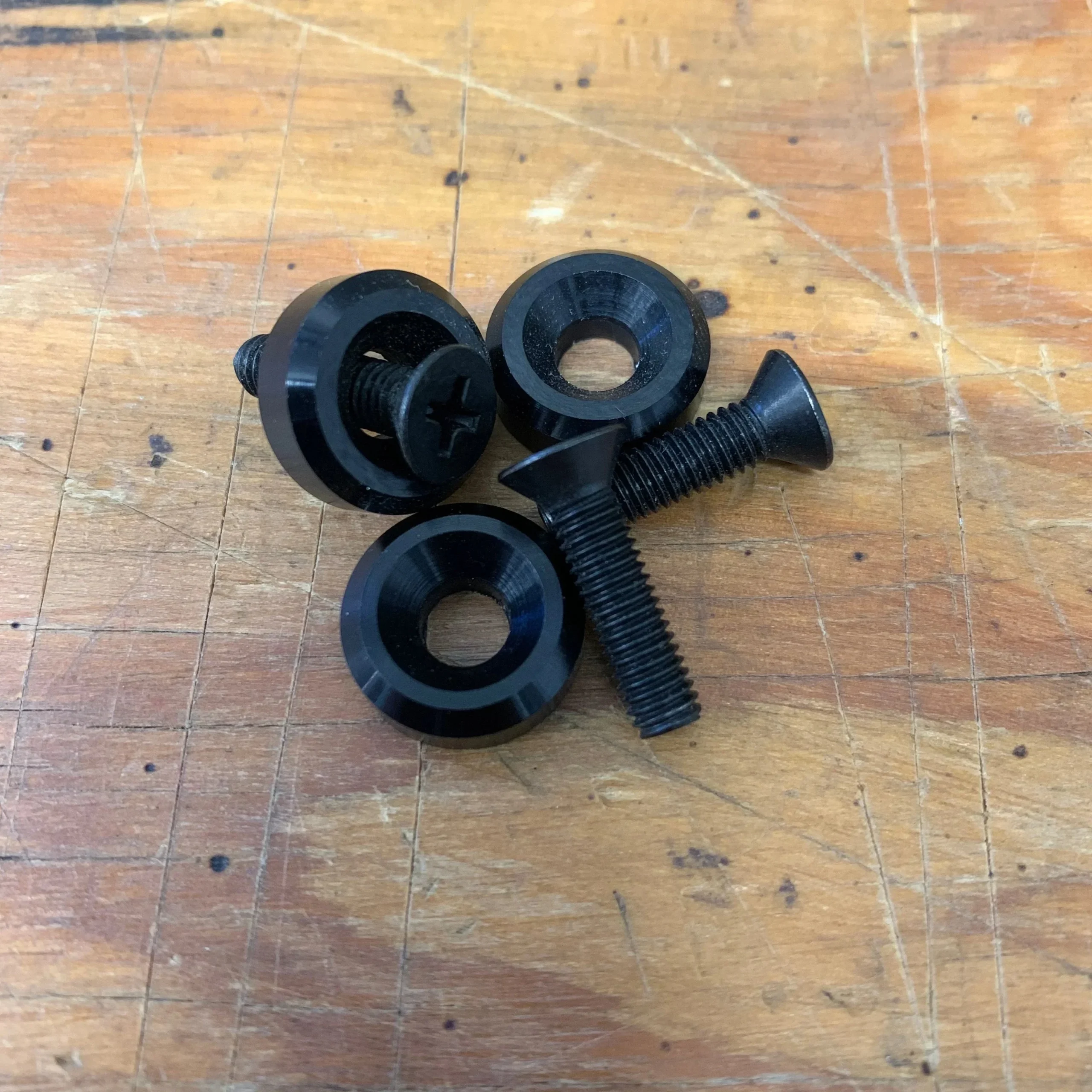 Wicker Bill 10/32 Billet Upgraded Hardware