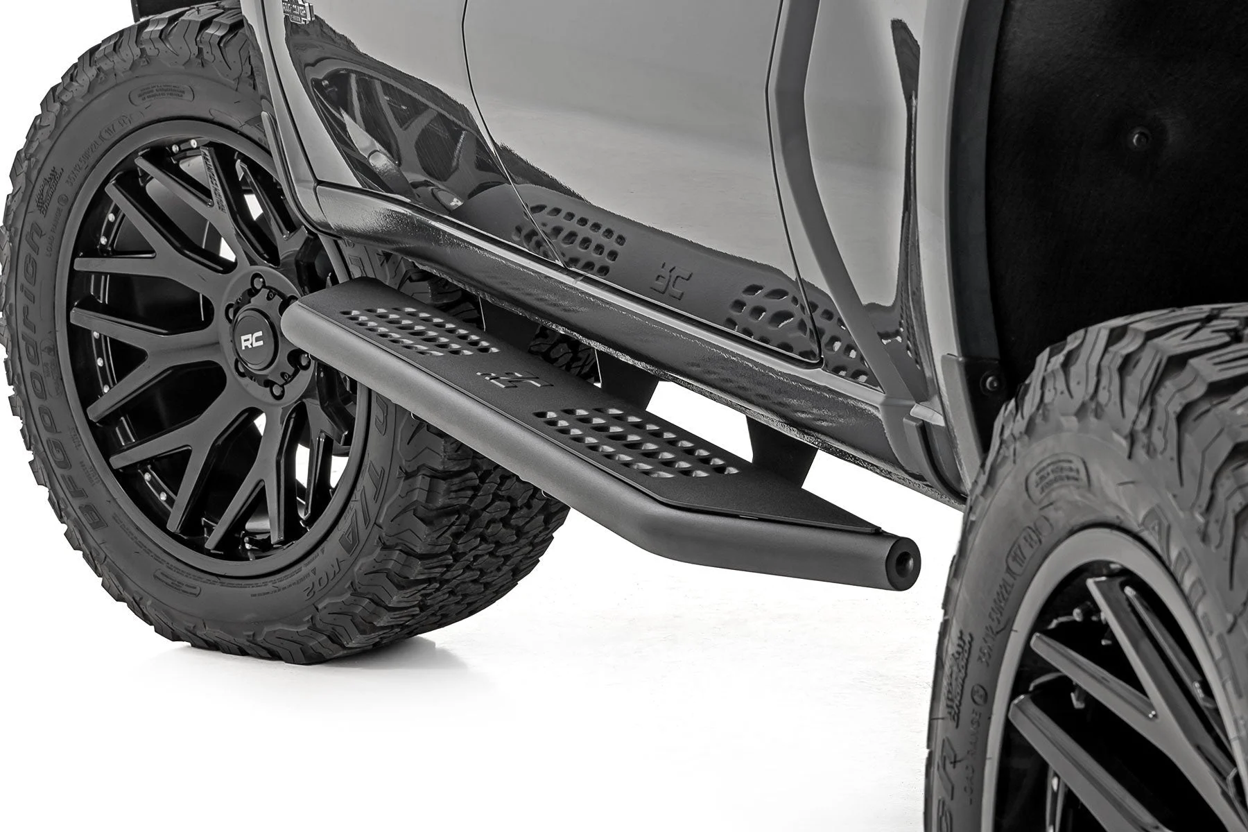 OV2 Running Boards | Side Step Bars | Crew Cab | Chevy/GMC 1500/2500HD (19-26)