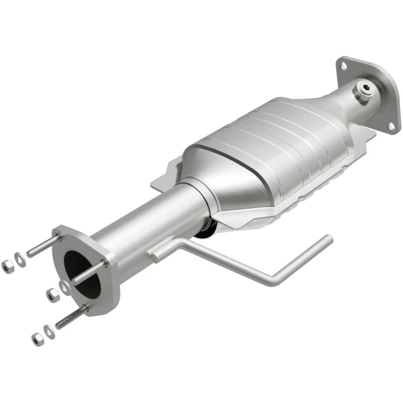 MagnaFlow Direct Fit Catalytic Converter 00-04 Jeep Wrangler Rear