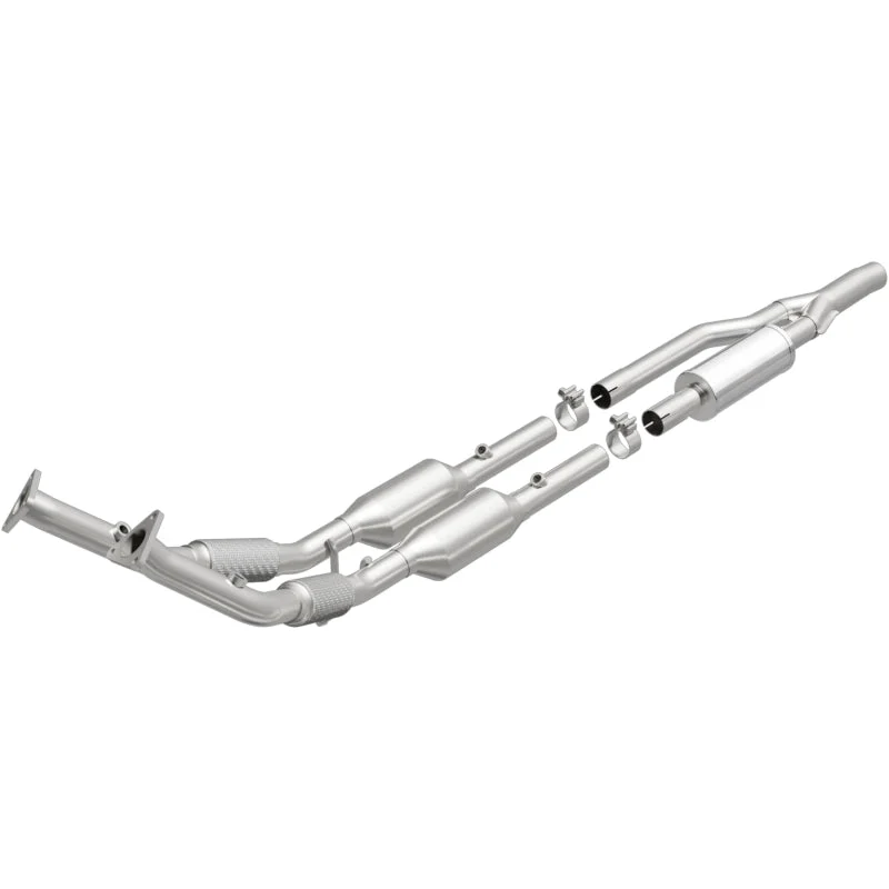 MagnaFlow Direct Fit Catalytic Converter 06- Audi A3 Quattro 3.2L